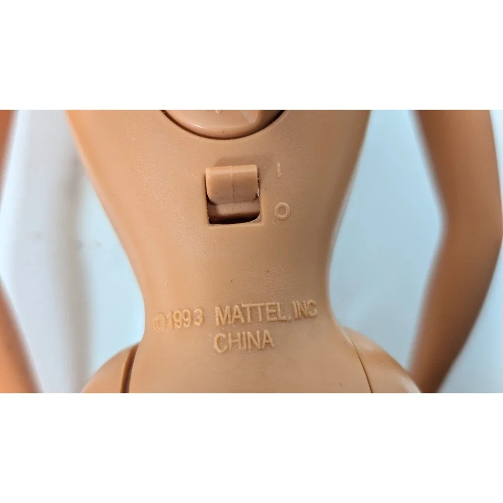 VINTAGE FLIP AND DIVE SWIMING BARBIE 1993 BRUNETTE NUDE MATTEL TESTED WORKING